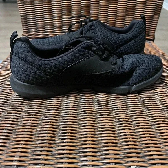 Merrell Women's Sz 11 Running Sneakers Shoes Black Lightweight Cross Fit EUC - Picture 2 of 6